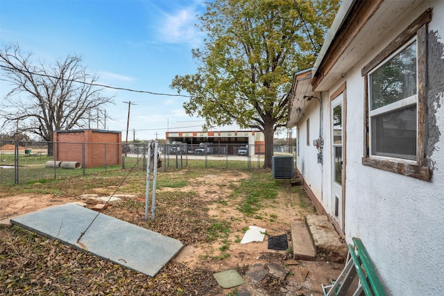 view of yard featuring cooling unit