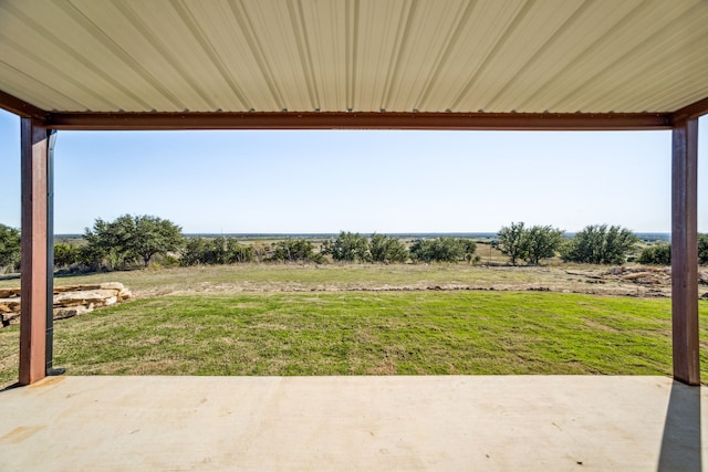 view of yard featuring a patio