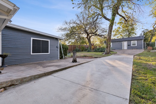 exterior space featuring an outbuilding