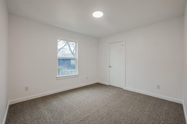 unfurnished room with carpet