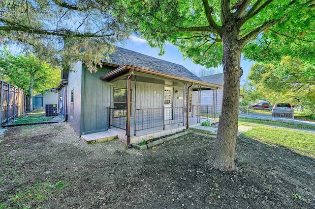 view of front of home featuring a porch