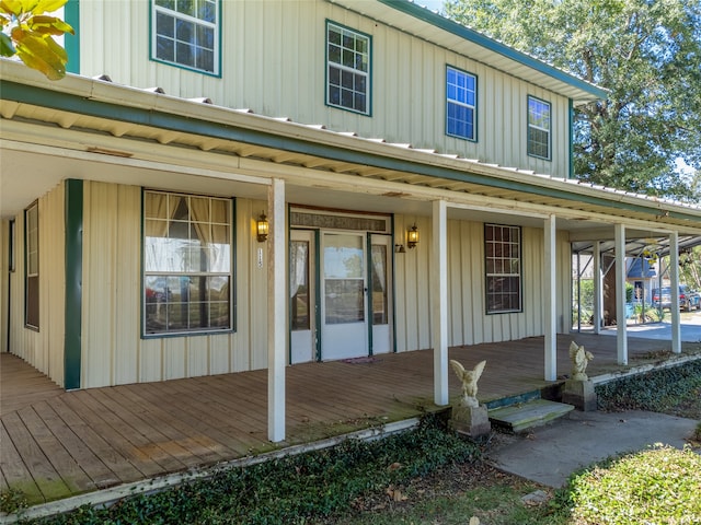 entrance to property with a porch