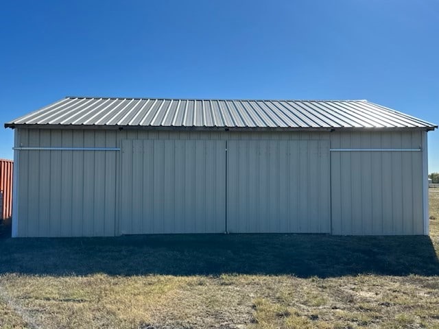 view of outdoor structure