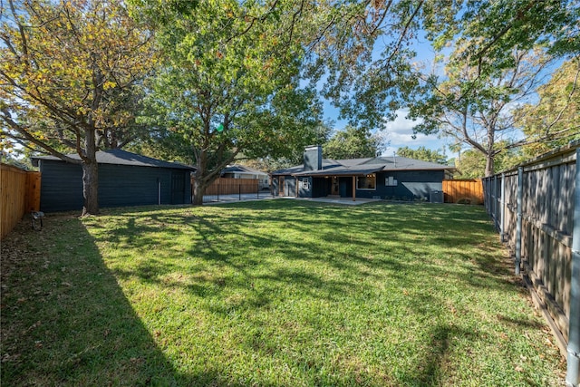 view of yard with a patio