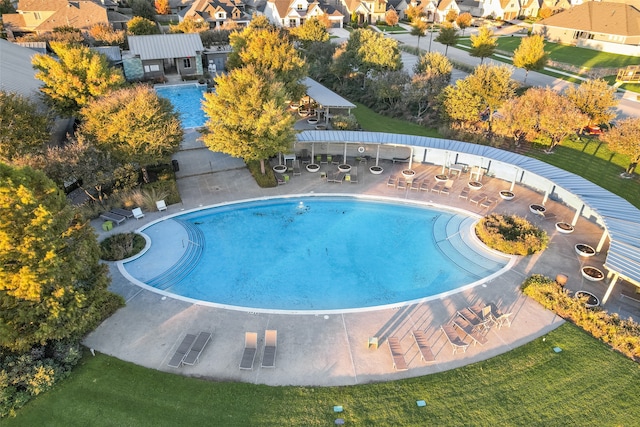 view of swimming pool