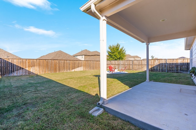 view of yard with a patio area