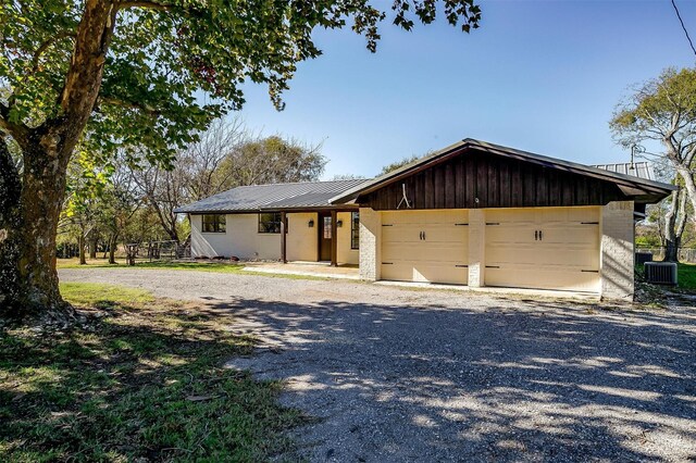 entrance to property featuring a patio area