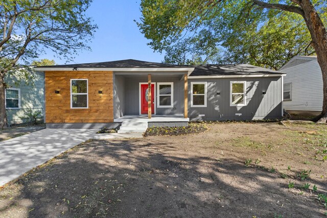 view of front of home