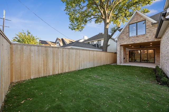 view of yard with a patio