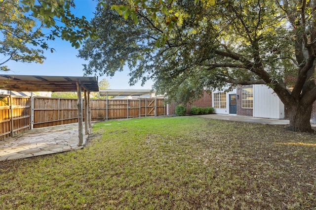 view of yard with a patio area