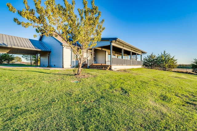 view of front of home featuring a front lawn