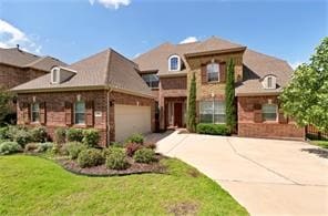 view of front of house with a front lawn