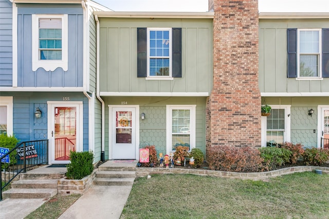 view of townhome / multi-family property