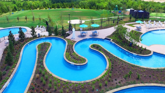 view of swimming pool