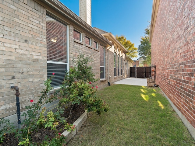 view of yard with a patio