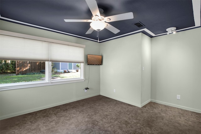 empty room with ceiling fan