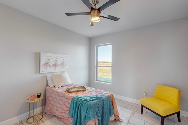 bedroom with ceiling fan