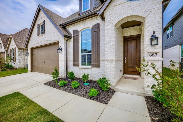 property entrance featuring a garage