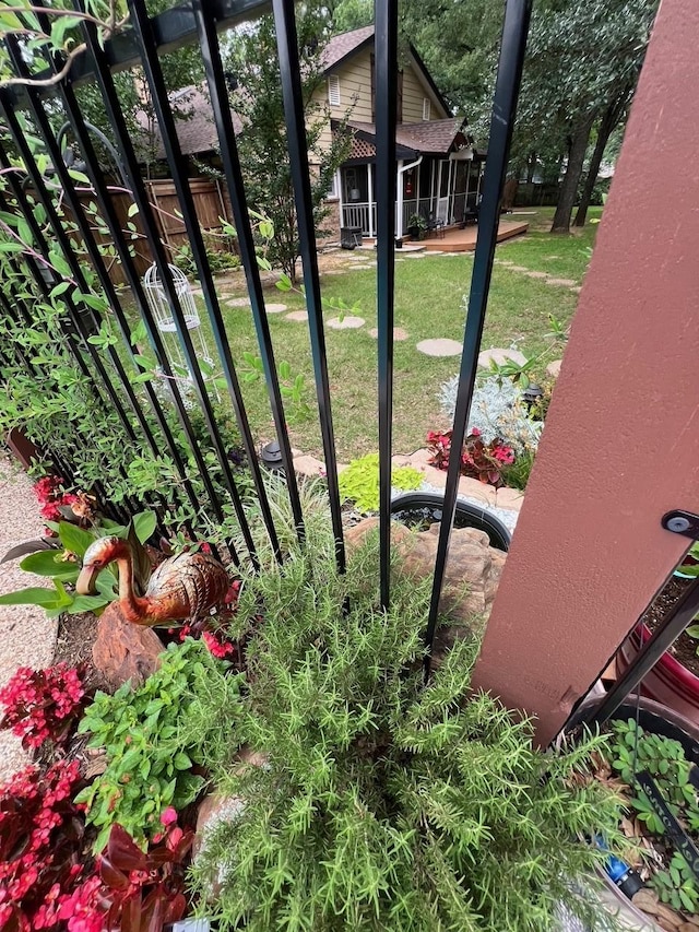 208 Cedar Ln, Burleson, TX 76028 - exterior view