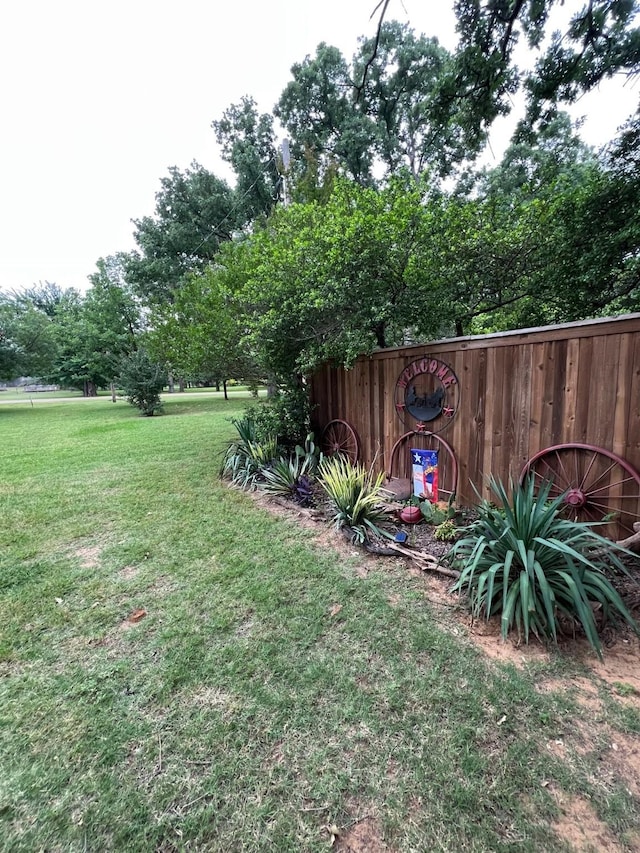 208 Cedar Ln, Burleson, TX 76028 - view of yard
