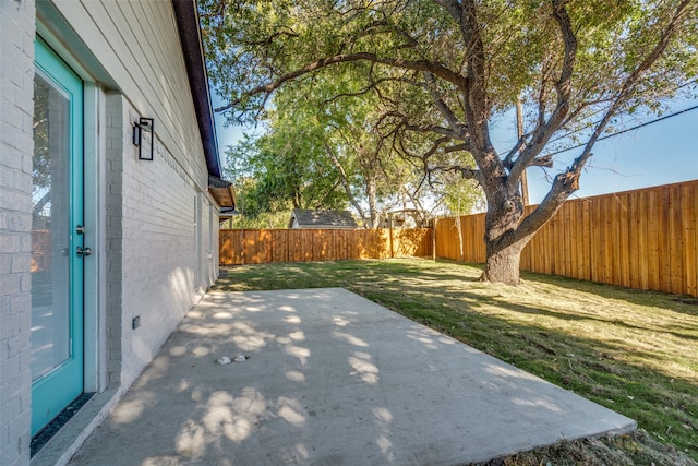 view of yard with a patio