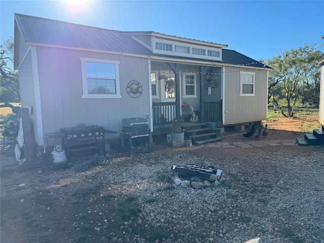 view of front of property