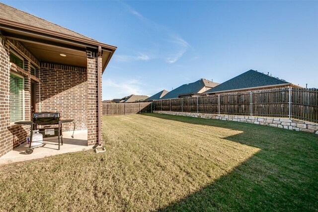 view of yard with a patio