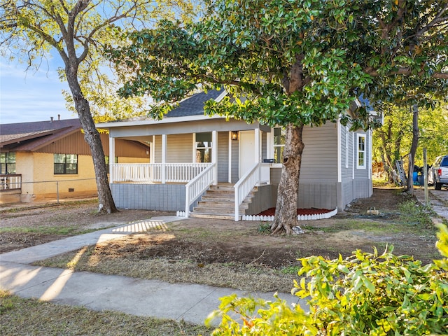 view of front facade with covered porch