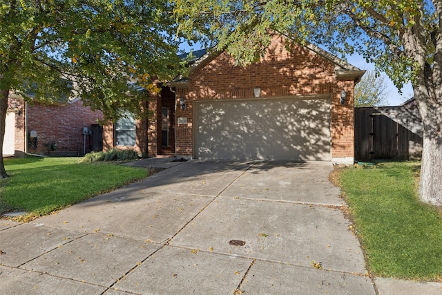 view of front of house featuring a front lawn