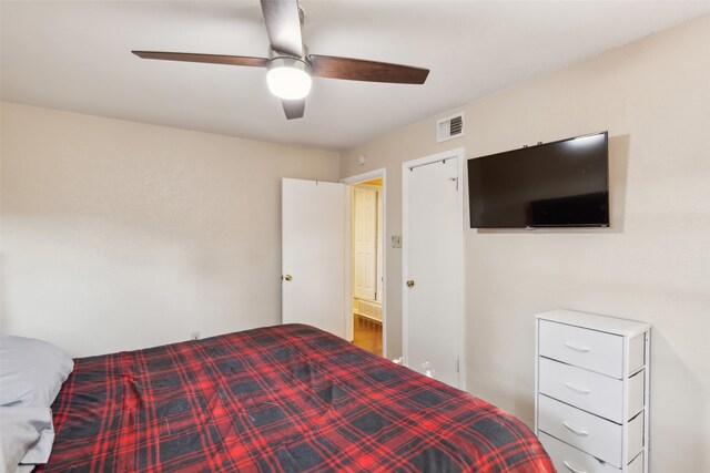 bedroom featuring ceiling fan