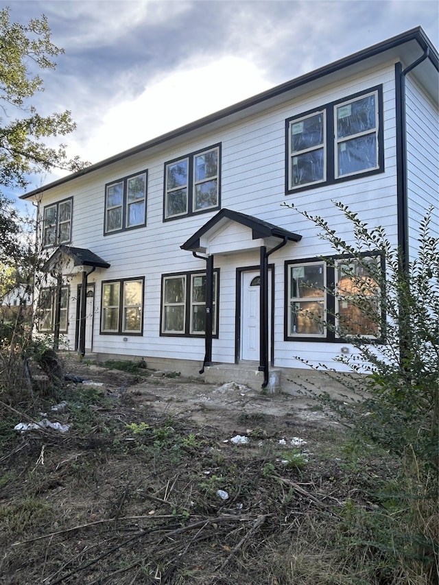 view of front facade