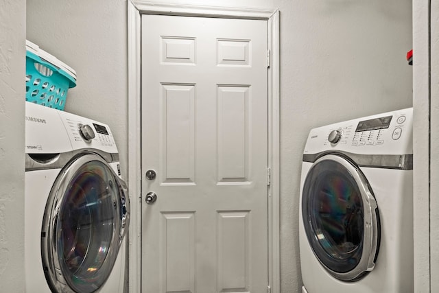 laundry area featuring washer / dryer