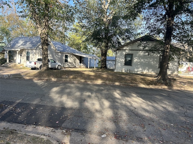 view of home's exterior