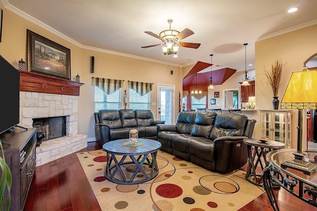 living room featuring ceiling fan with notable chandelier, ornamental molding, and light hardwood / wood-style flooring