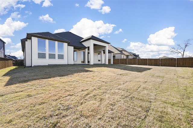 view of front of house with a front yard