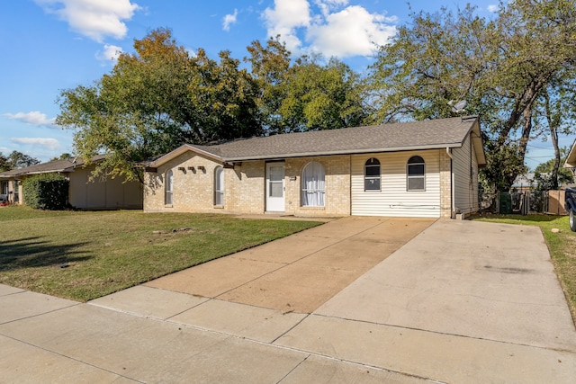 single story home featuring a front yard