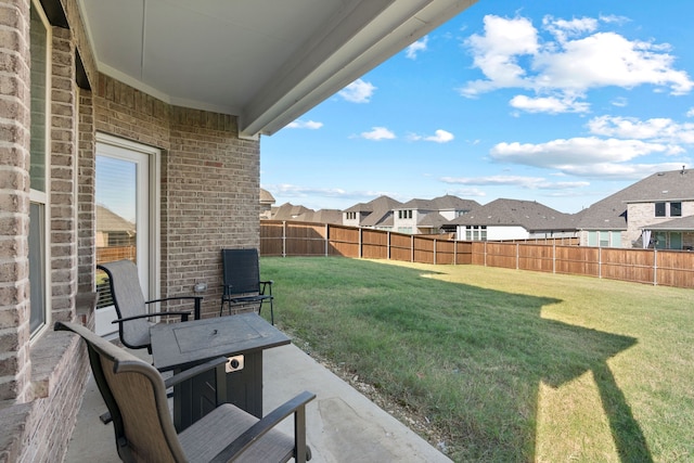 view of yard featuring a patio area