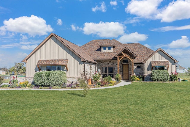 view of front of house with a front lawn