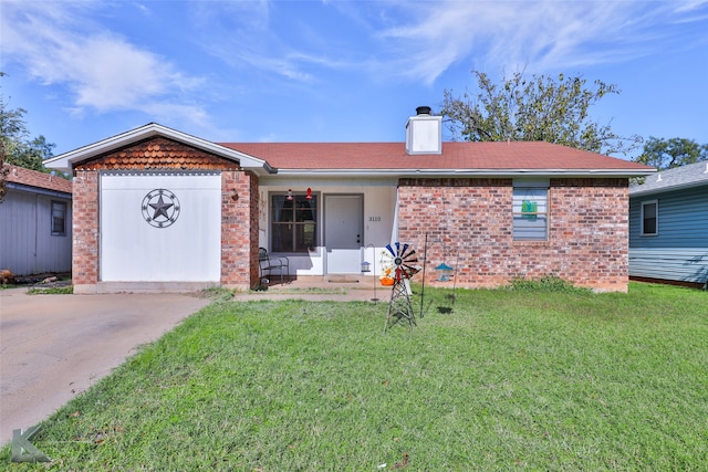 ranch-style house featuring a front yard