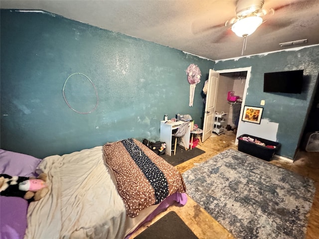 bedroom with ceiling fan