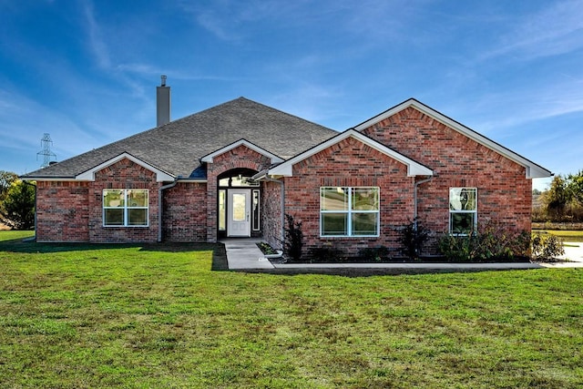 view of front of house featuring a front yard