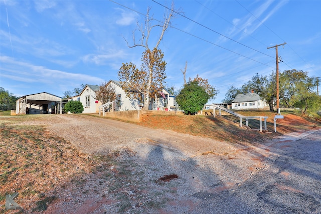 view of front of property