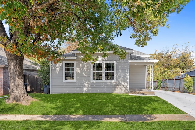 view of front of house with a front yard