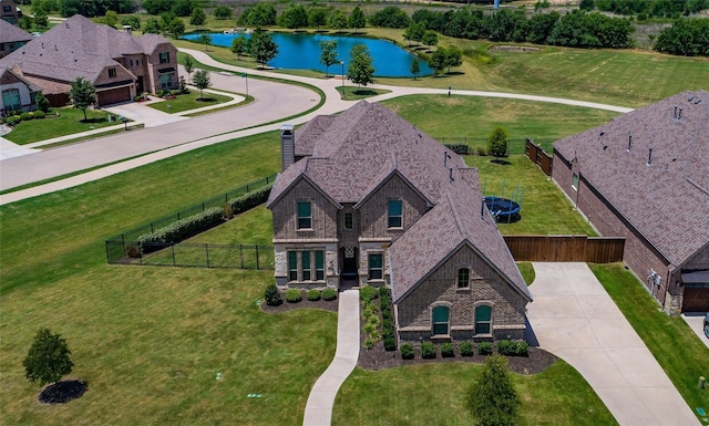 view of front of property featuring a front yard