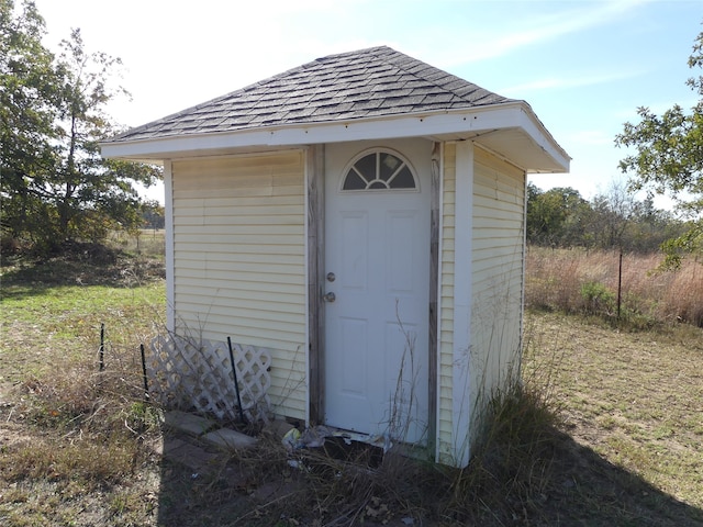 view of outdoor structure