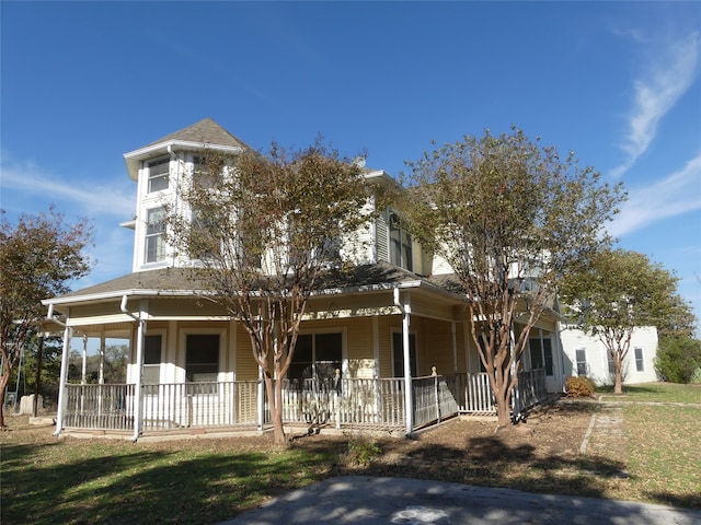 view of front of property with a porch