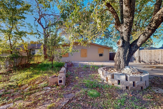 view of yard with a patio area