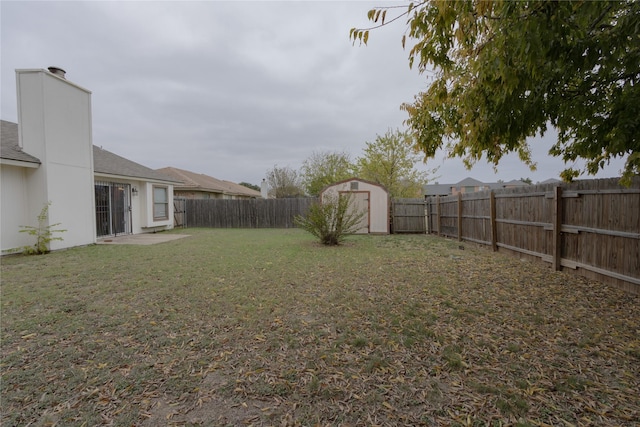 7208 Ridge Rd W, Fort Worth, TX 76133 - fenced backyard with a storage shed