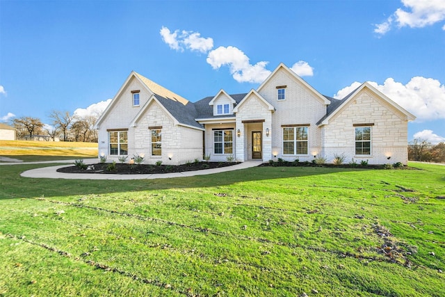 view of front of property with a front yard