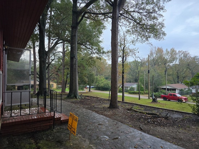 708 Walnut St, Atlanta, TX 75551 - view of yard